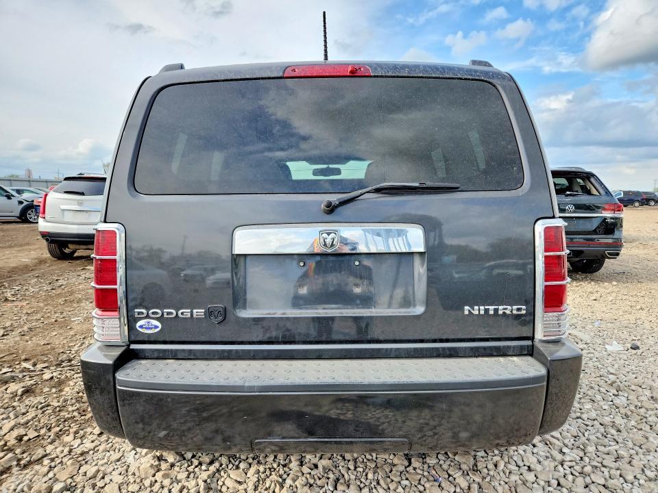 2011 DODGE NITRO SXT — Фото 6 из 13