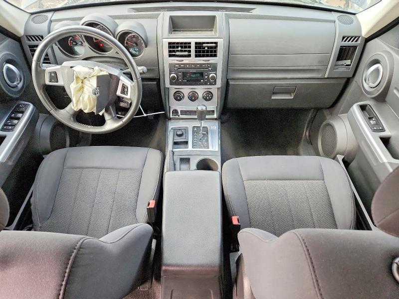 2011 DODGE NITRO SXT — Фото 8 из 13