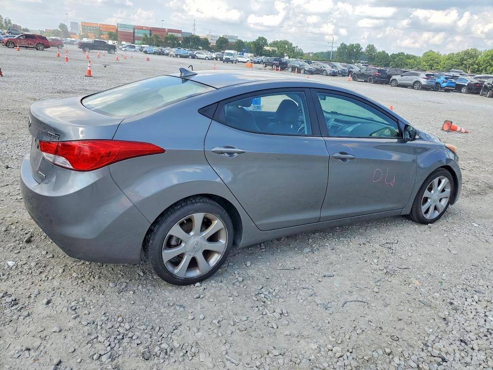 5NPDH4AE5DH327918 2013 HYUNDAI ELANTRA photo no. 3