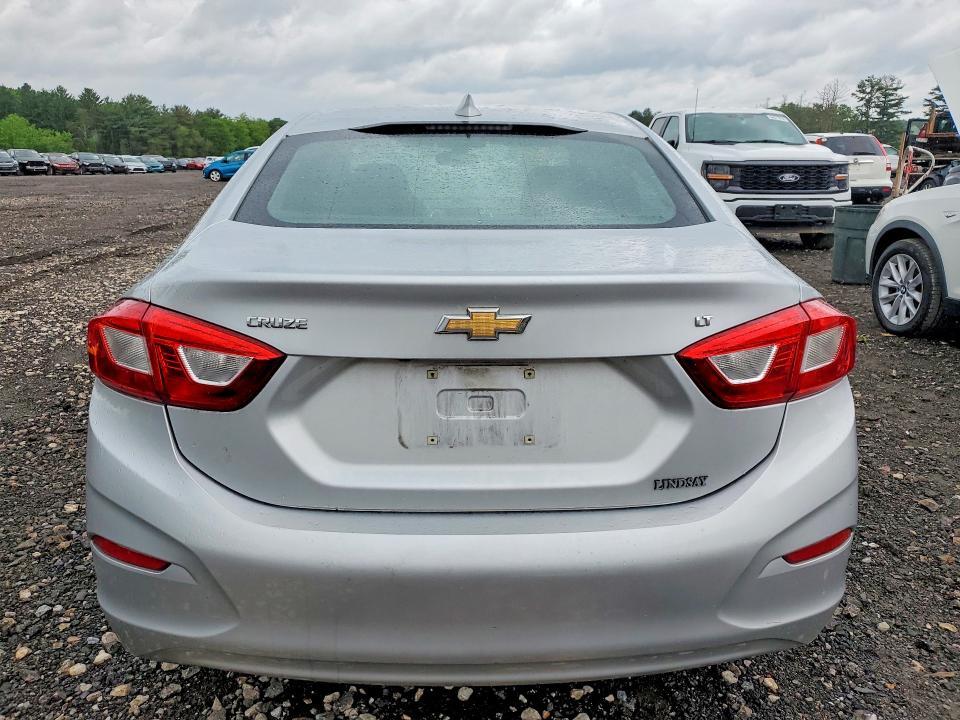 2017 CHEVROLET CRUZE LT — Фото 6 из 12