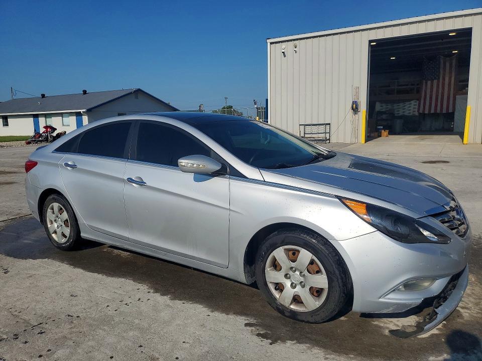 2013 HYUNDAI SONATA LIMITED 2.0T — Фото 4 из 12