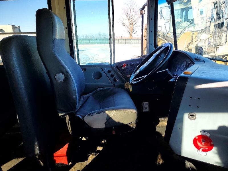 2013 IC CORPORATION CE SERIES SCHOOL - SCHOOL BUS — Фото 5 из 10