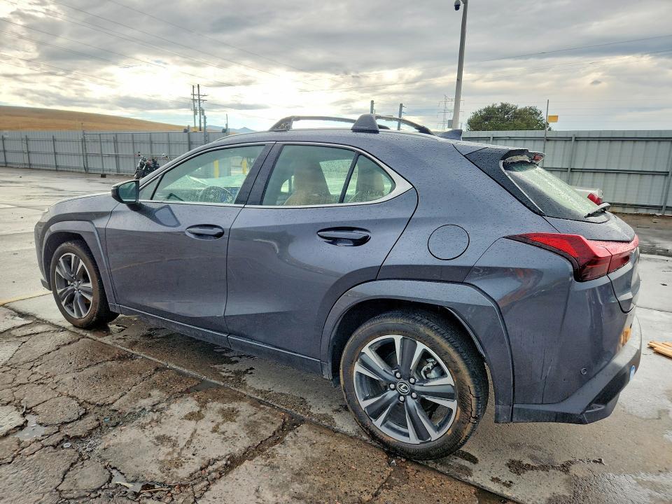 2025 LEXUS UX 300H PREMIUM — Фото 2 из 13