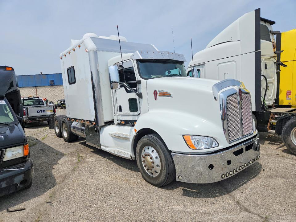 2013 KENWORTH CONSTRUCTI - SEMI TRUCK — Фото 4 из 13