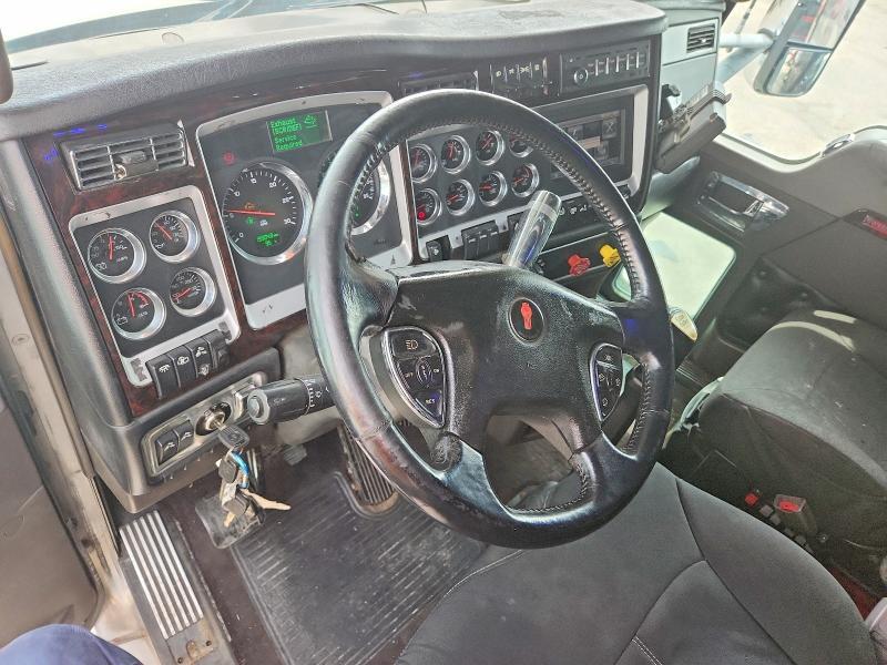 2013 KENWORTH CONSTRUCTI - SEMI TRUCK — Фото 8 из 13