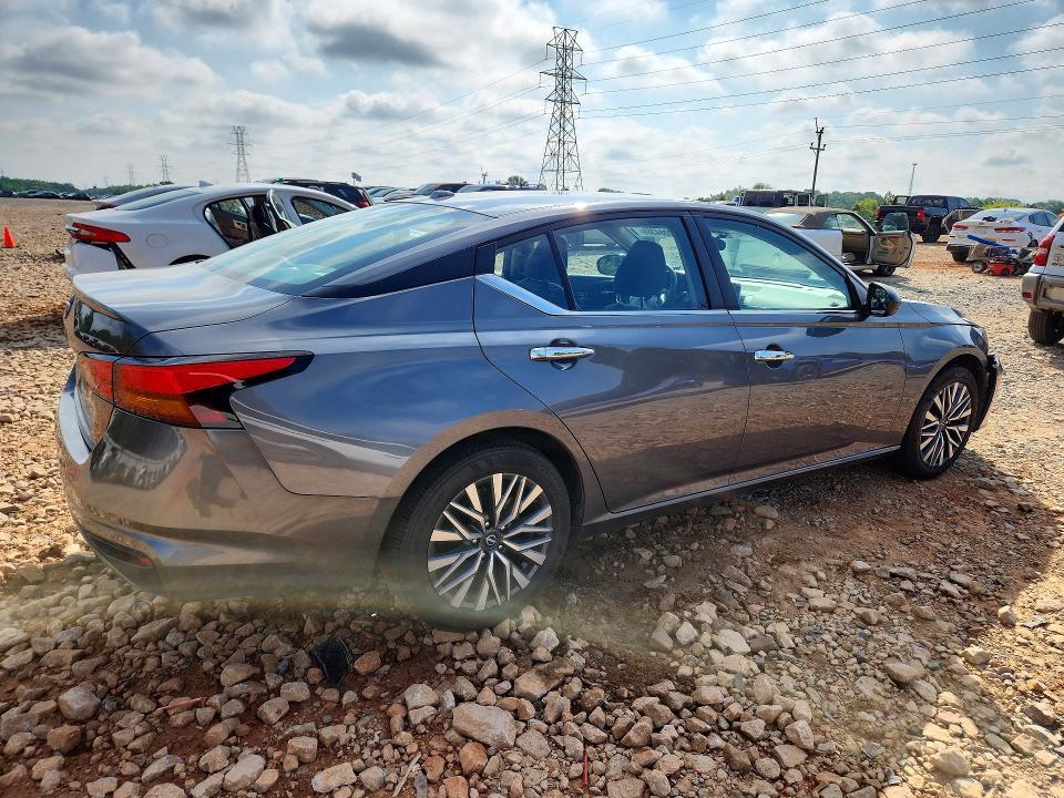 2025 NISSAN ALTIMA SV — Фото 3 из 12