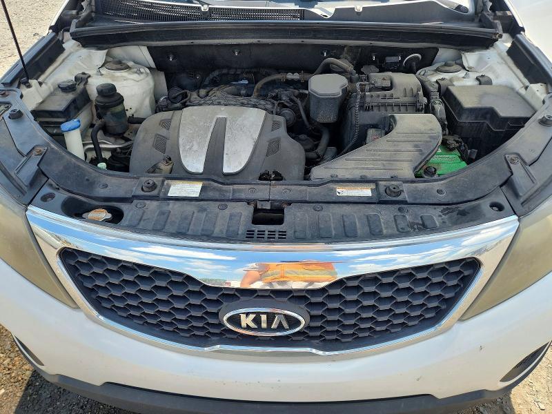 2011 KIA SORENTO LX — Фото 12 из 13