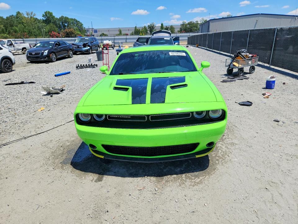 2017 DODGE CHALLENGER SXT — Фото 5 из 12