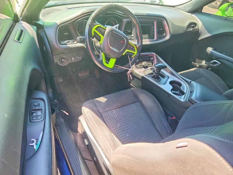 2017 DODGE CHALLENGER SXT — Фото 8 из 12
