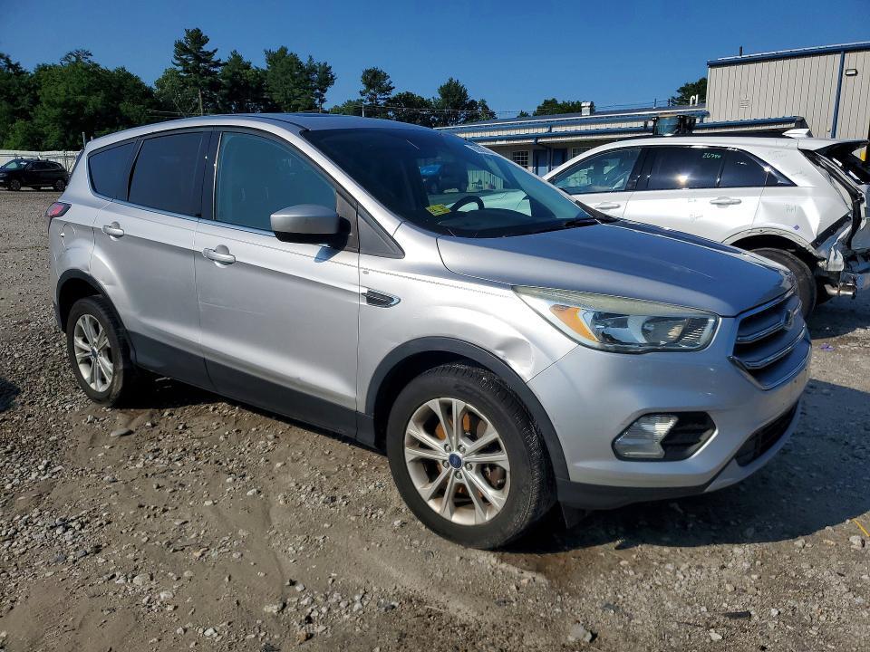 2017 FORD ESCAPE SE — Фото 4 из 13