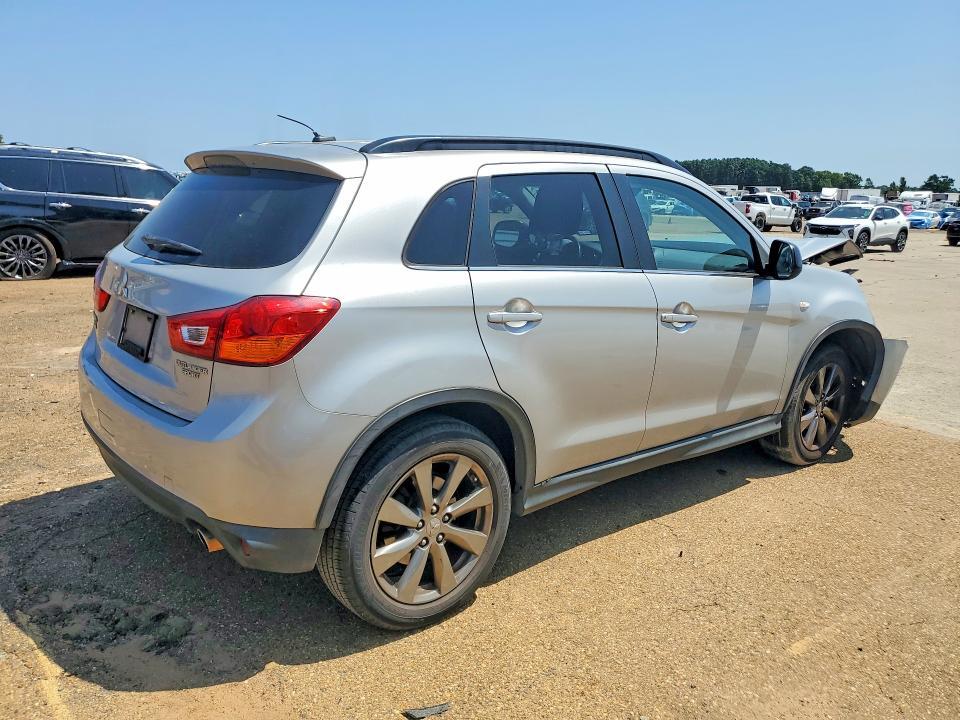 2013 MITSUBISHI OUTLANDER SPORT LE — Фото 3 из 12