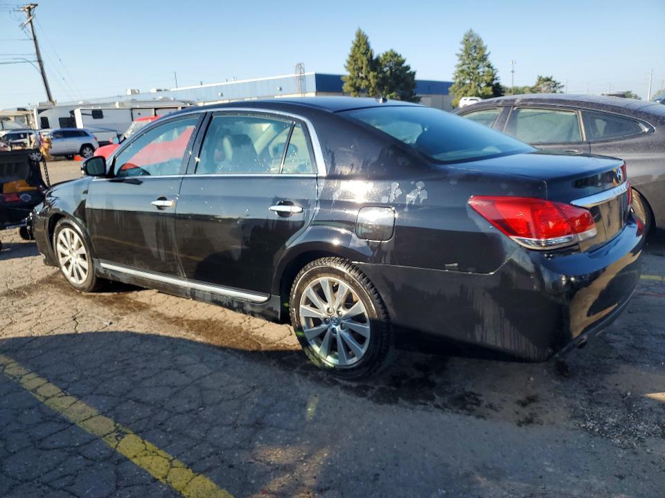 2011 TOYOTA AVALON LIMITED — Фото 2 из 13