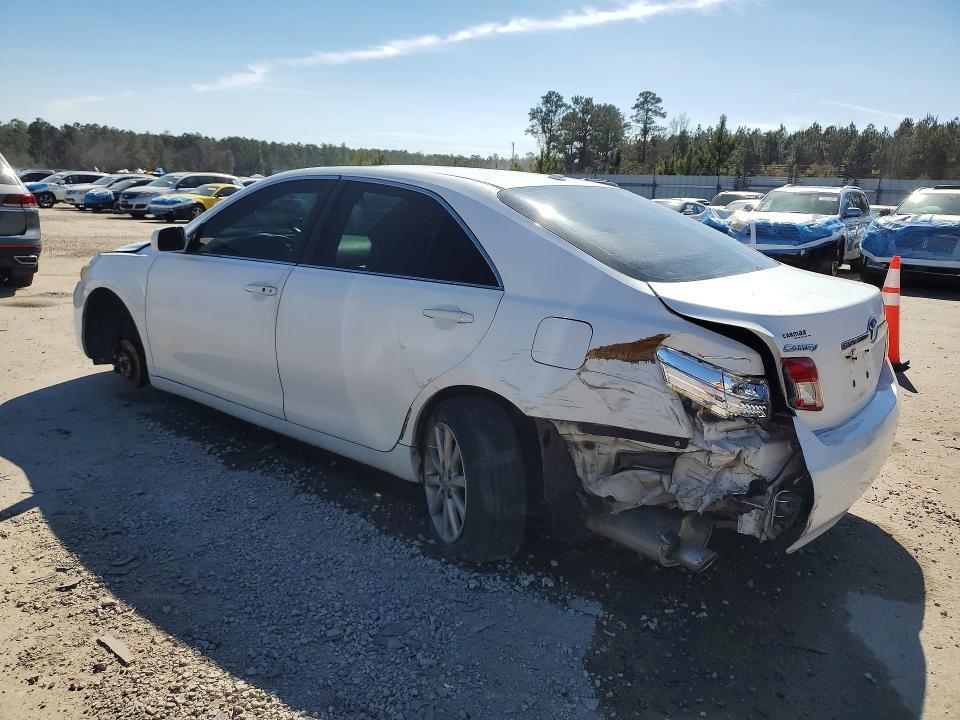 2011 TOYOTA CAMRY XLE V6 — Фото 2 из 12