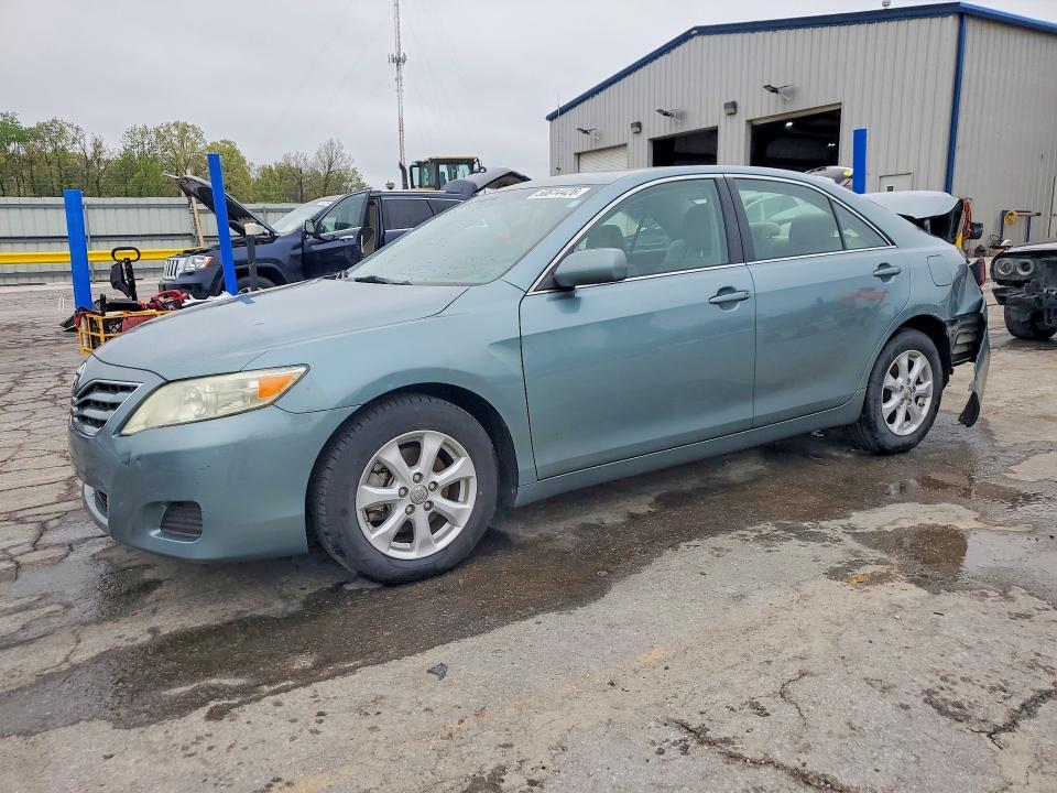 2011 TOYOTA CAMRY
