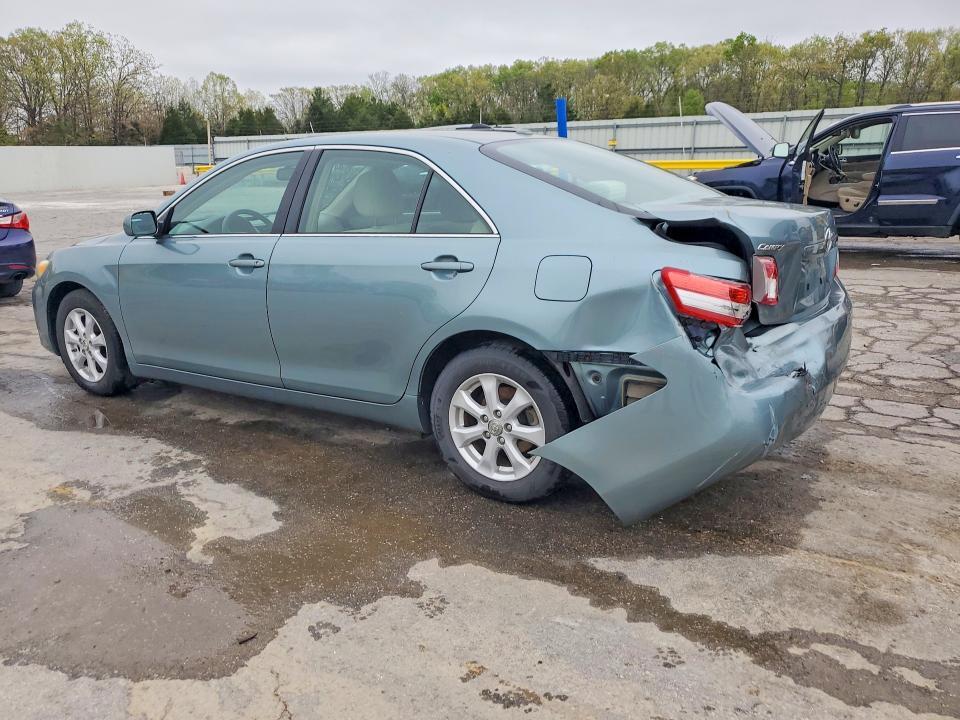 2011 TOYOTA CAMRY — Фото 2 из 12