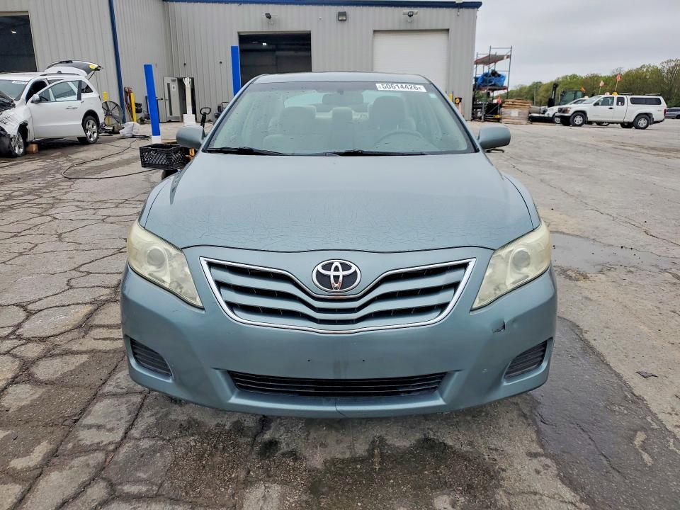 2011 TOYOTA CAMRY — Фото 5 из 12