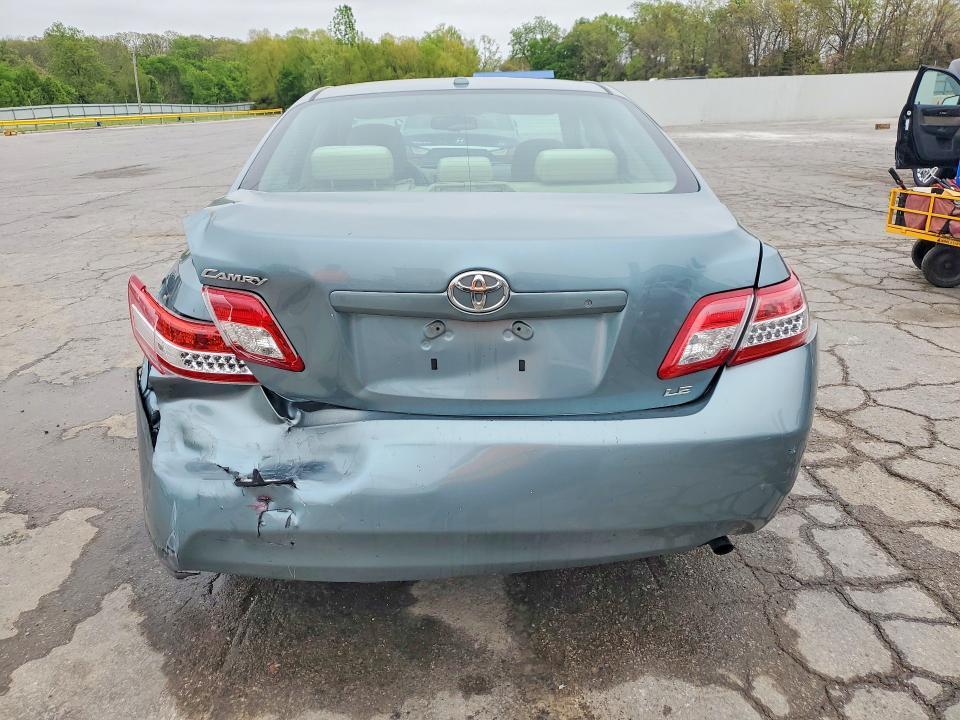 2011 TOYOTA CAMRY — Фото 6 из 12