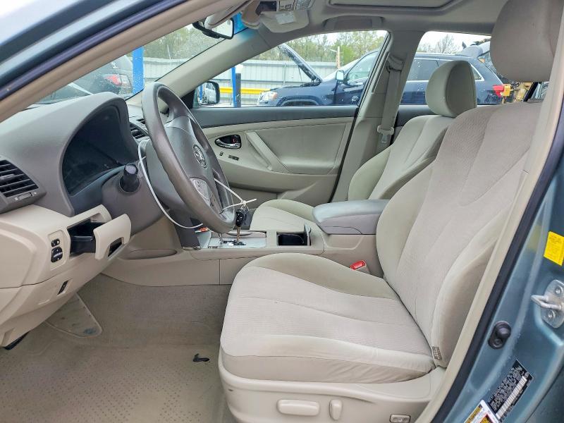 2011 TOYOTA CAMRY — Фото 7 из 12