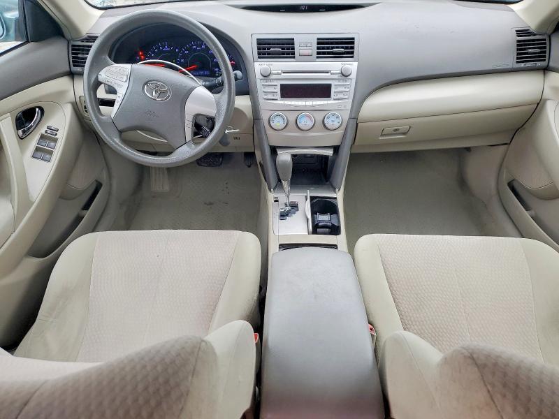 2011 TOYOTA CAMRY — Фото 8 из 12