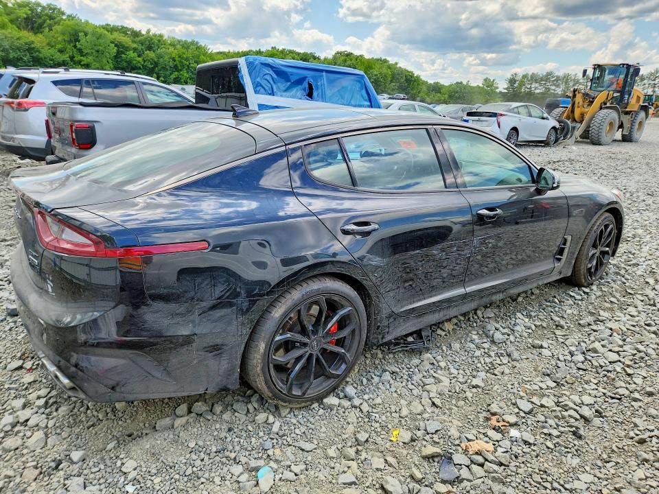 2021 KIA STINGER GT2 — Фото 3 из 12