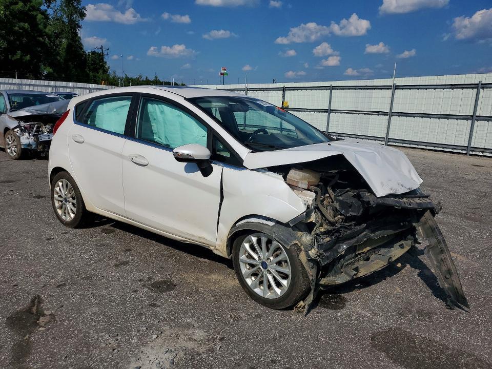 2017 FORD FIESTA TITANIUM — Фото 4 из 12