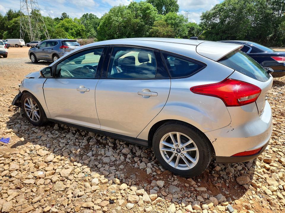 2017 FORD FOCUS SE — Фото 2 из 13