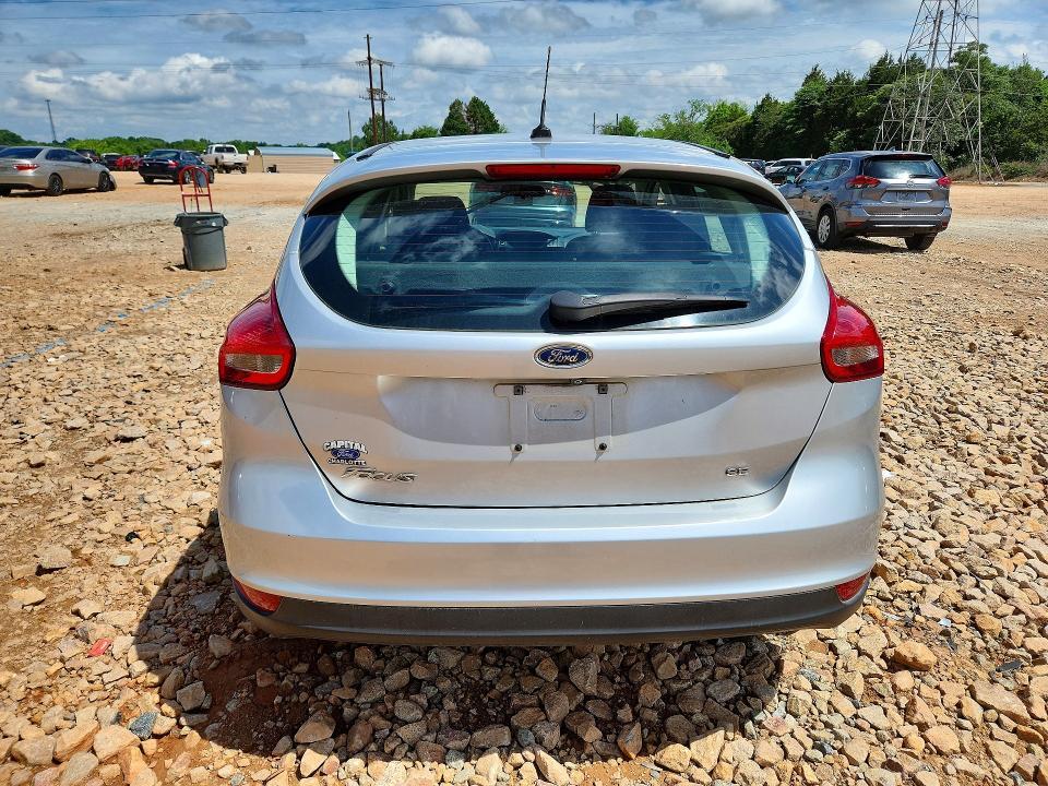 2017 FORD FOCUS SE — Фото 6 из 13