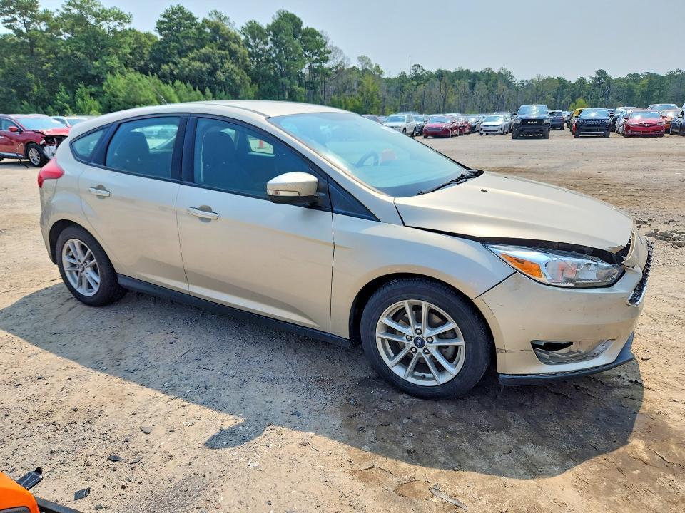 1FADP3K25HL337289 2017 FORD FOCUS photo no. 4