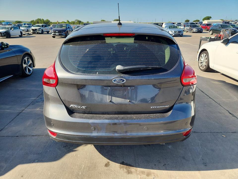 1FADP3N22HL320588 2017 FORD FOCUS photo no. 6