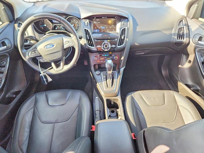 1FADP3N22HL320588 2017 FORD FOCUS photo no. 8