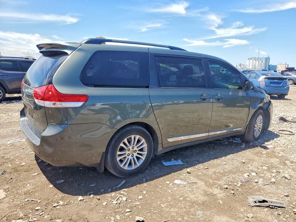 2011 TOYOTA SIENNA XLE 8-PASSENGER — Фото 3 из 13