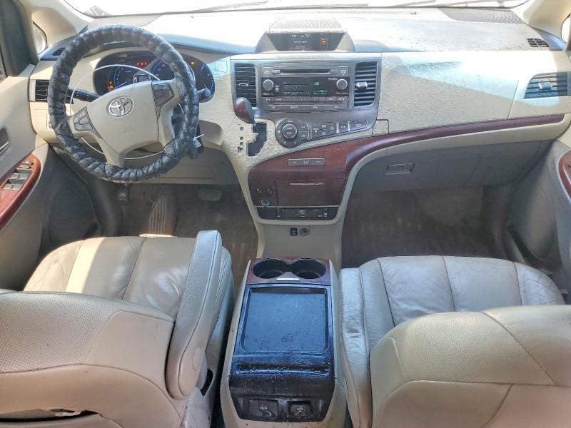2011 TOYOTA SIENNA XLE 8-PASSENGER — Фото 8 из 13