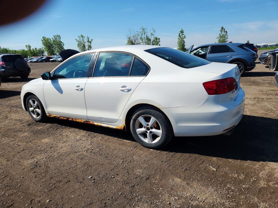 2011 VOLKSWAGEN JETTA BASE — Фото 2 из 12