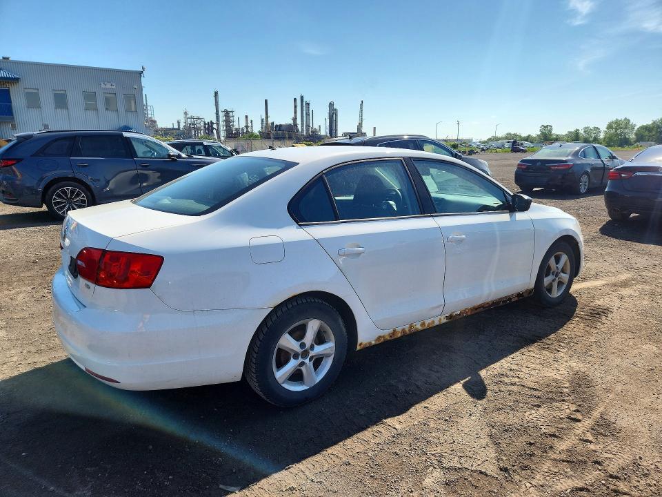 2011 VOLKSWAGEN JETTA BASE — Фото 3 из 12