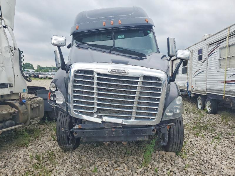 3AKJGLDR1HDHL8141 2017 FREIGHTLINER CASCADIA photo no. 7