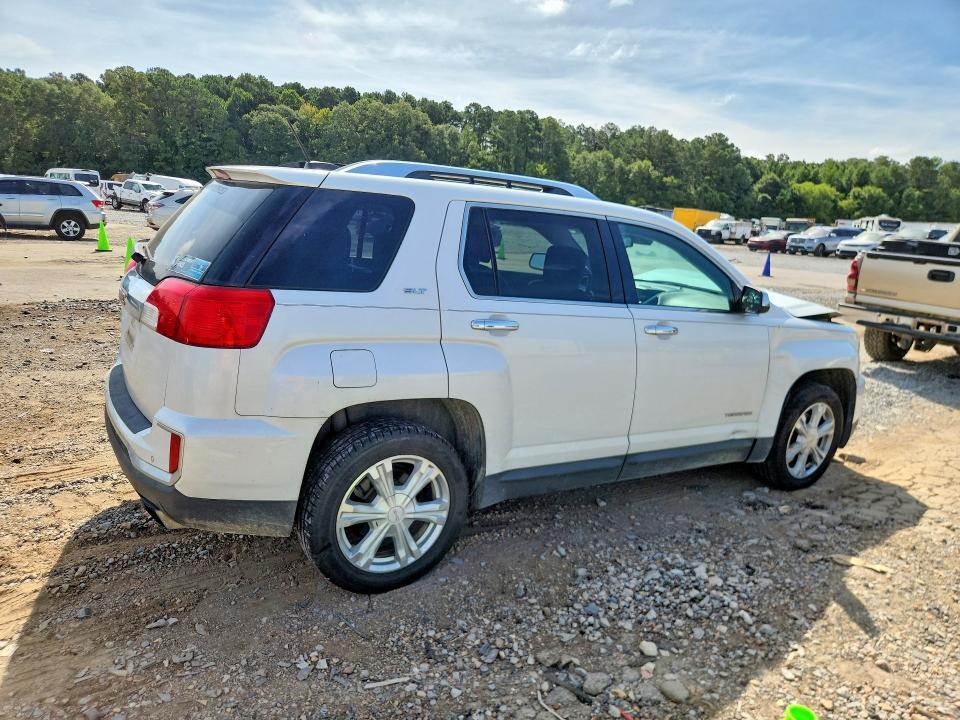 2GKFLPE38H6217915 2017 GMC TERRAIN photo no. 3