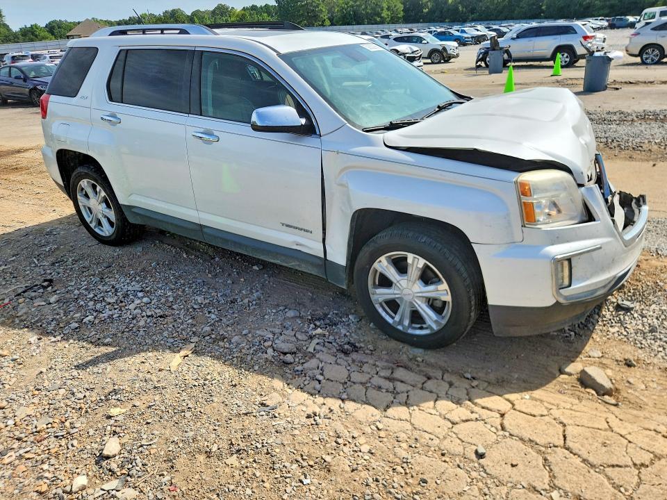 2GKFLPE38H6217915 2017 GMC TERRAIN photo no. 4