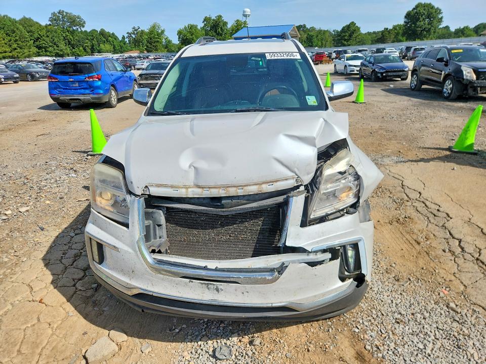 2GKFLPE38H6217915 2017 GMC TERRAIN photo no. 5