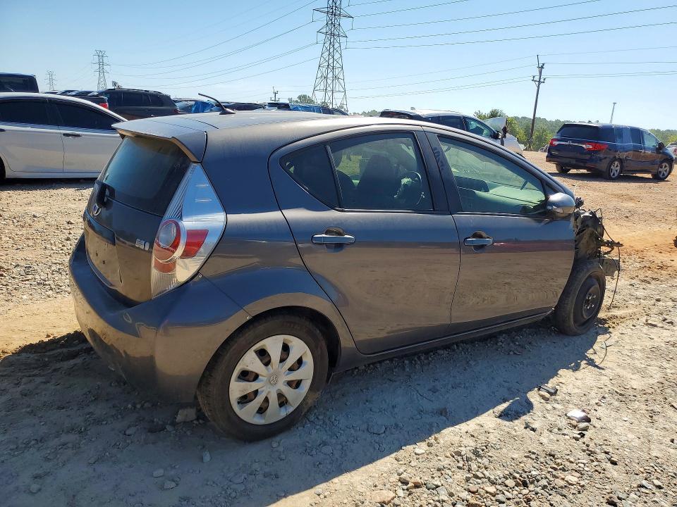 2013 TOYOTA PRIUS C ONE — Фото 3 из 12