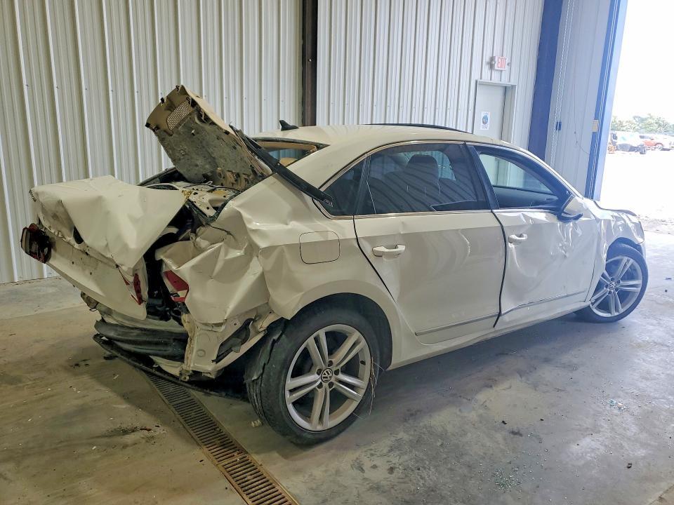 2013 VOLKSWAGEN PASSAT SEL — Фото 3 из 12