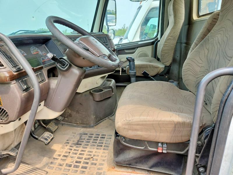 2013 VOLVO VNM SEMI TRUCK — Фото 7 из 12