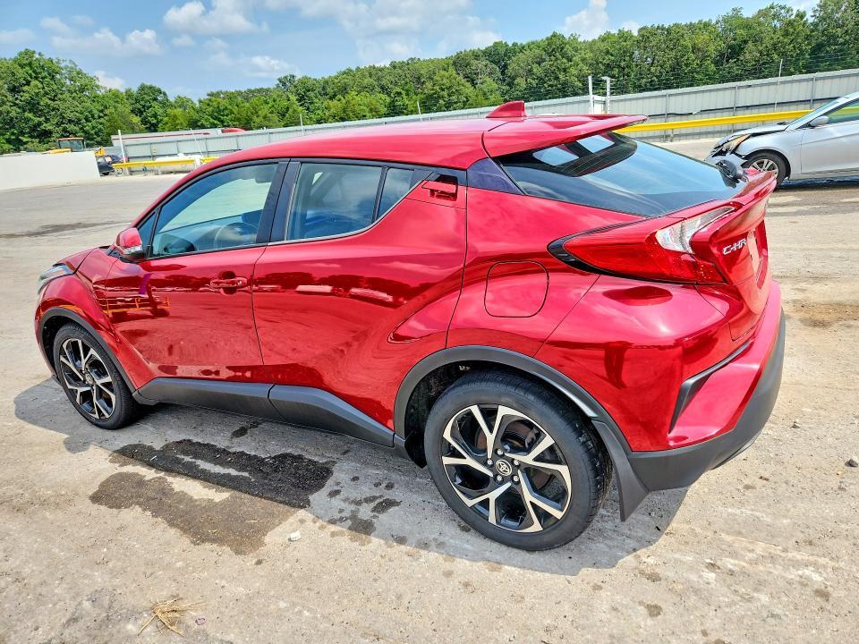 2021 TOYOTA C-HR XLE — Фото 2 из 13