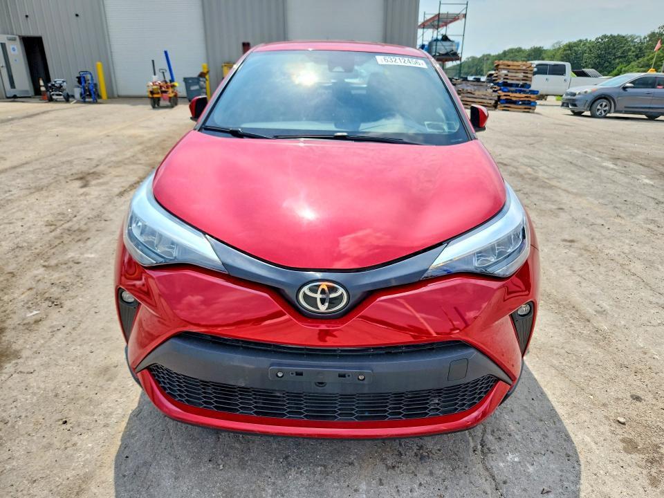 2021 TOYOTA C-HR XLE — Фото 5 из 13