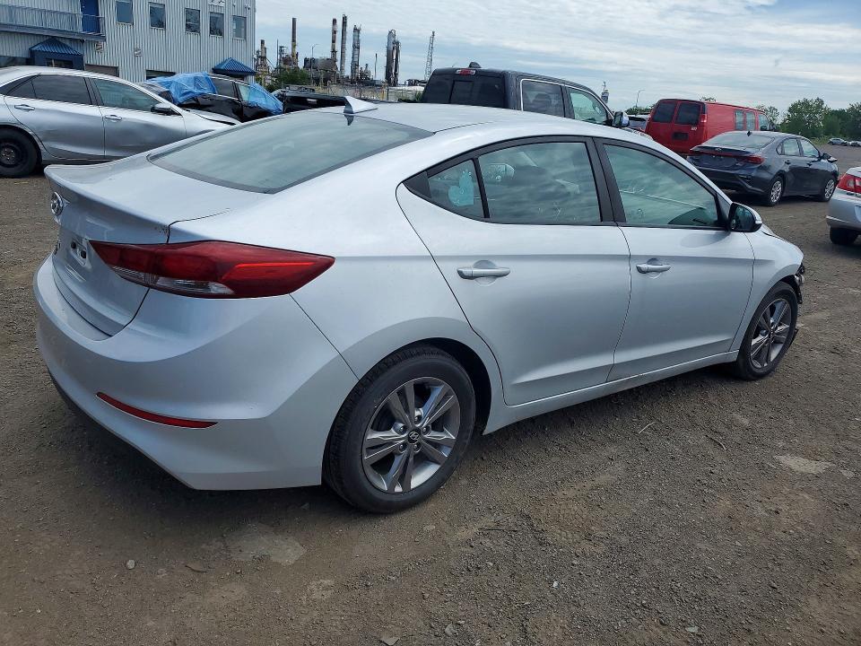 2017 HYUNDAI ELANTRA SE — Фото 3 из 12