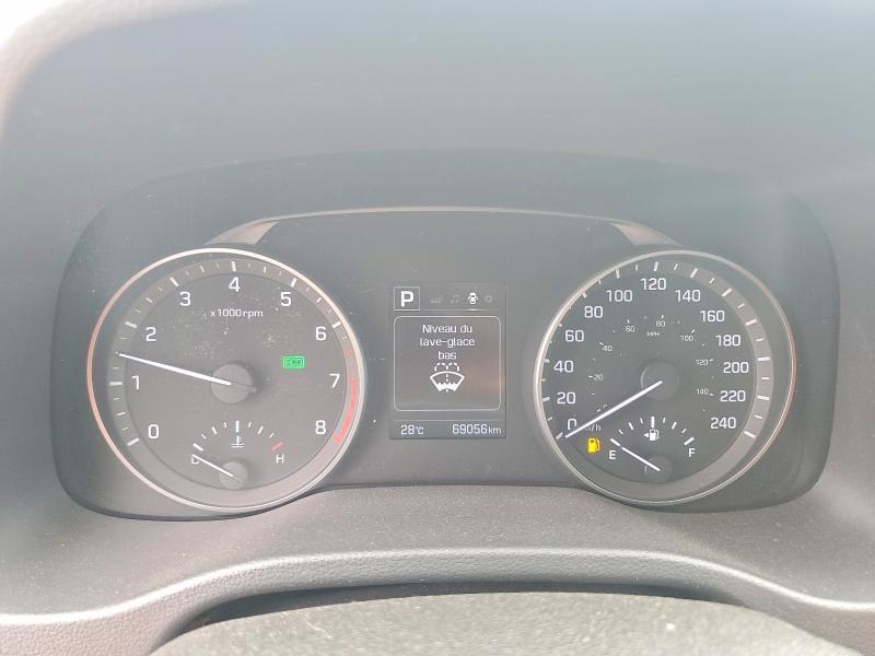 2017 HYUNDAI ELANTRA SE — Фото 9 из 12