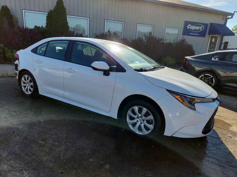 2021 TOYOTA COROLLA LE — Фото 4 из 13