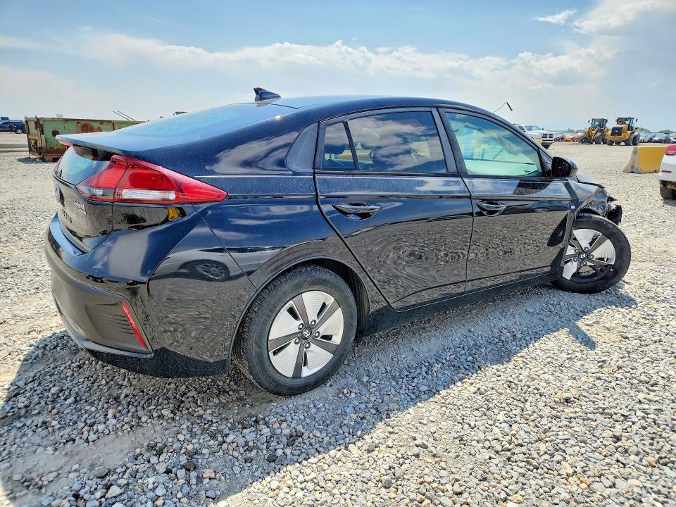 KMHC65LC3HU026865 2017 HYUNDAI IONIQ photo no. 3
