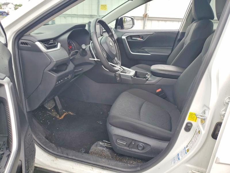 2021 TOYOTA RAV4 XLE — Фото 7 из 13