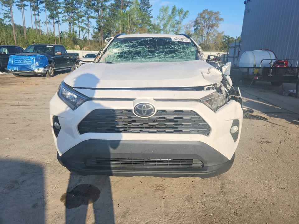 2021 TOYOTA RAV4 XLE — Фото 5 из 13