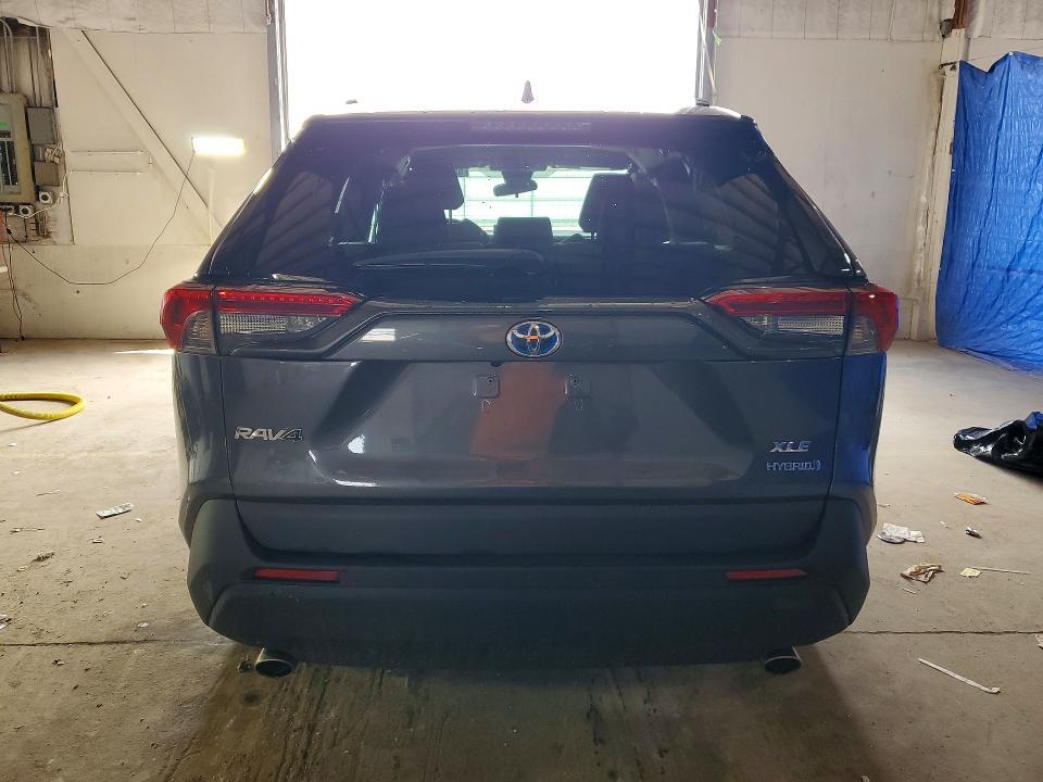 2021 TOYOTA RAV4 HYBRID XLE — Фото 6 из 13